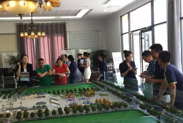 福利來啦！階州廣場很！熱！鬧！