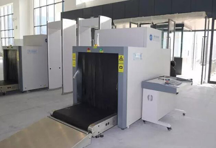 全國(guó)、省市政協(xié)委員體驗(yàn)蘭渝鐵路、視察階州廣場(chǎng)