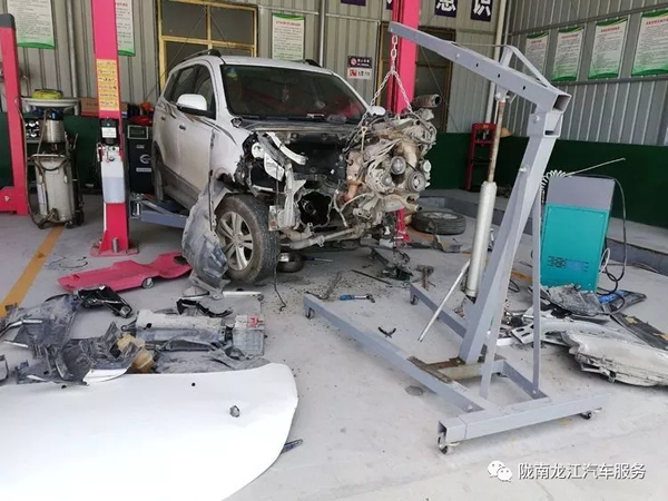 金錘鈑金，銀槍噴漆！龍江汽修值得信賴(lài)！