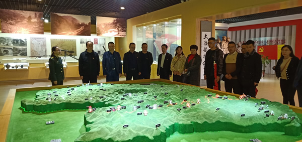 市龍江集團開展“不忘初心、牢記使命”主題黨日活動