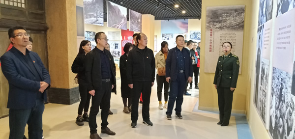 市龍江集團開展“不忘初心、牢記使命”主題黨日活動