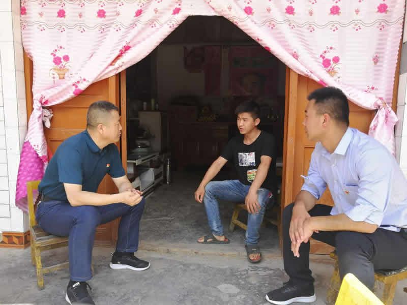 “感黨恩、憶黨史”，--市龍江城鄉(xiāng)發(fā)展集團(tuán)公司開展慶祝建黨99周年主題黨日活動